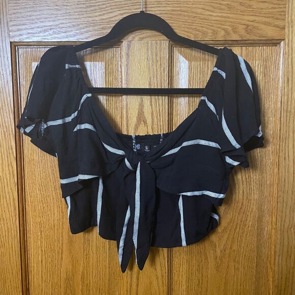Volcom Coco Tie Chest Black Striped V-Neck Short Sleeve Crop Top Medium M Boho - Picture 2 of 7